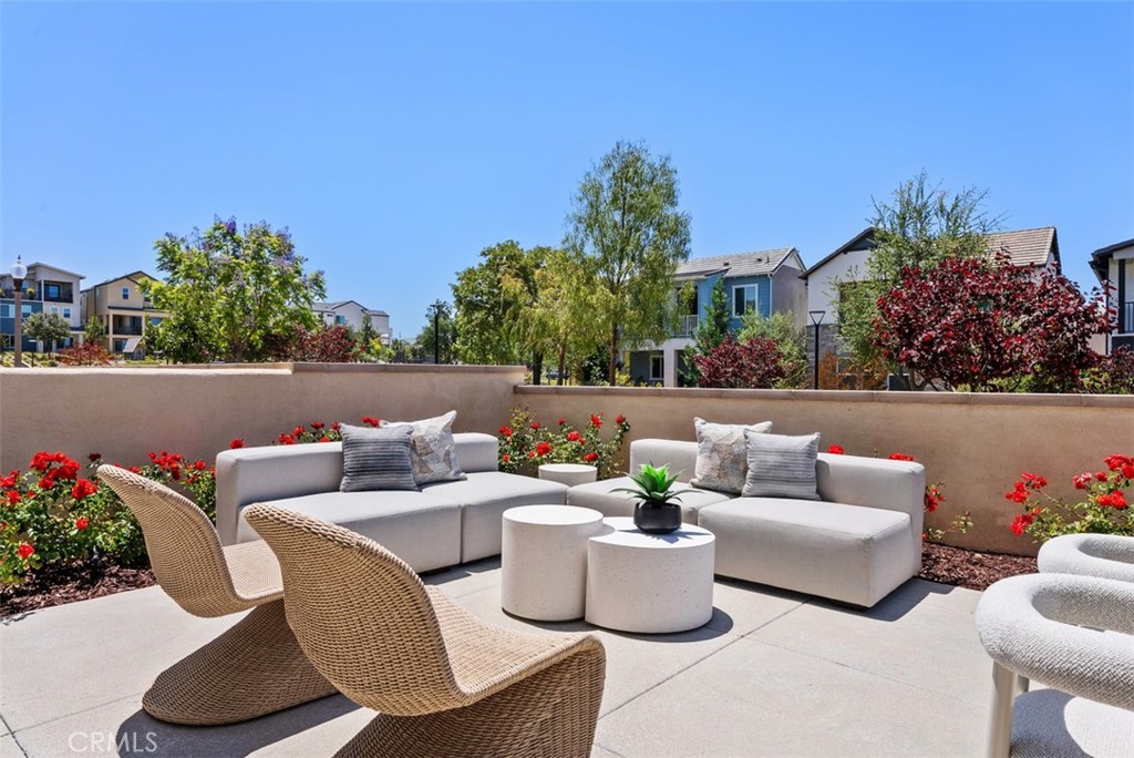 121 Bosal Irvine, CA 92618 - Photo 3 of 40