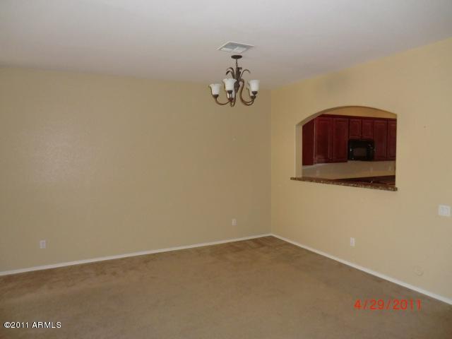 858 East Riviera Place Chandler, AZ 85249 - Photo 5 of 7 Dining