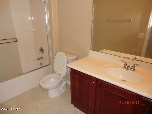 858 East Riviera Place Chandler, AZ 85249 - Photo 7 of 7 Common bath