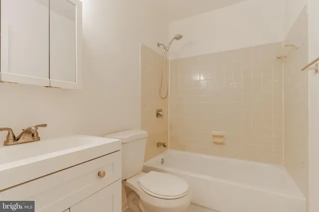 $2,800 | 3840 Persimmon Circle, Fairfax, VA 22031