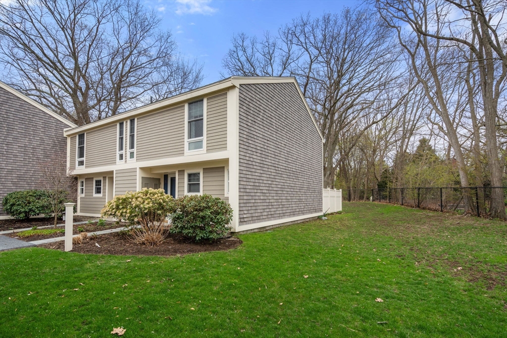 11 Oak Street, Unit 16 Wellesley, MA 02482 - Photo 21 of 27