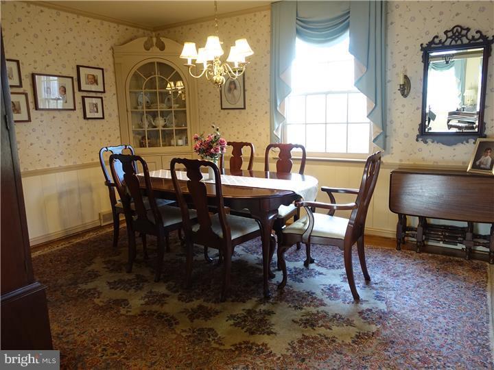412 Kerr Lane Springfield, PA 19064 - Photo 3 of 22 Dining Room
