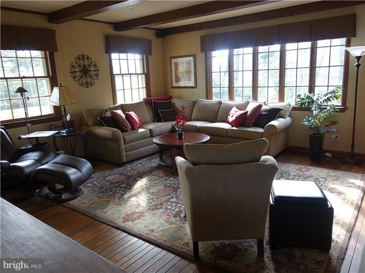 412 Kerr Lane Springfield, PA 19064 - Photo 4 of 22 Family Room