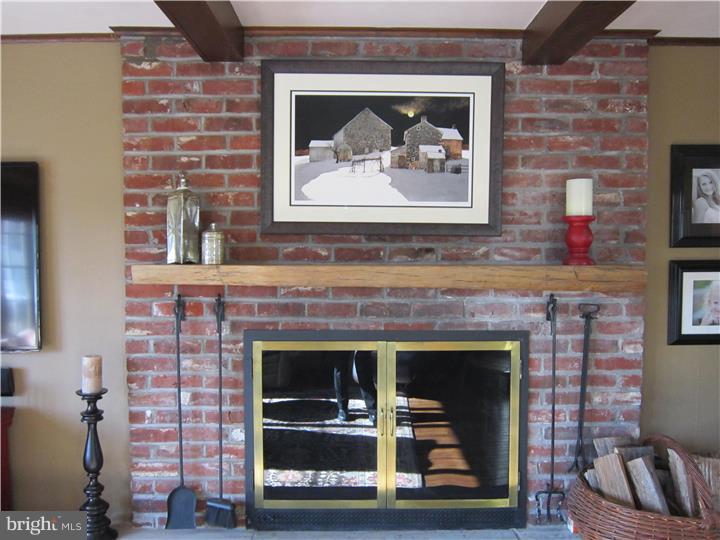 412 Kerr Lane Springfield, PA 19064 - Photo 5 of 22 Fireplace