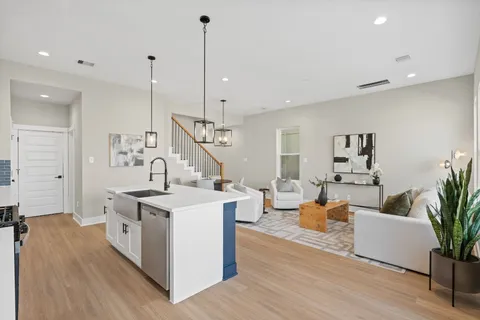 $319,900 | 5815 Highland Sun Lane, Houston, TX 77091