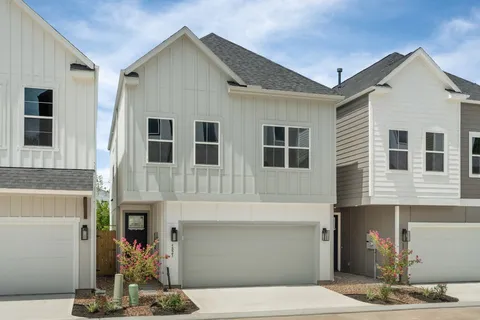 $319,900 | 5815 Highland Sun Lane, Houston, TX 77091