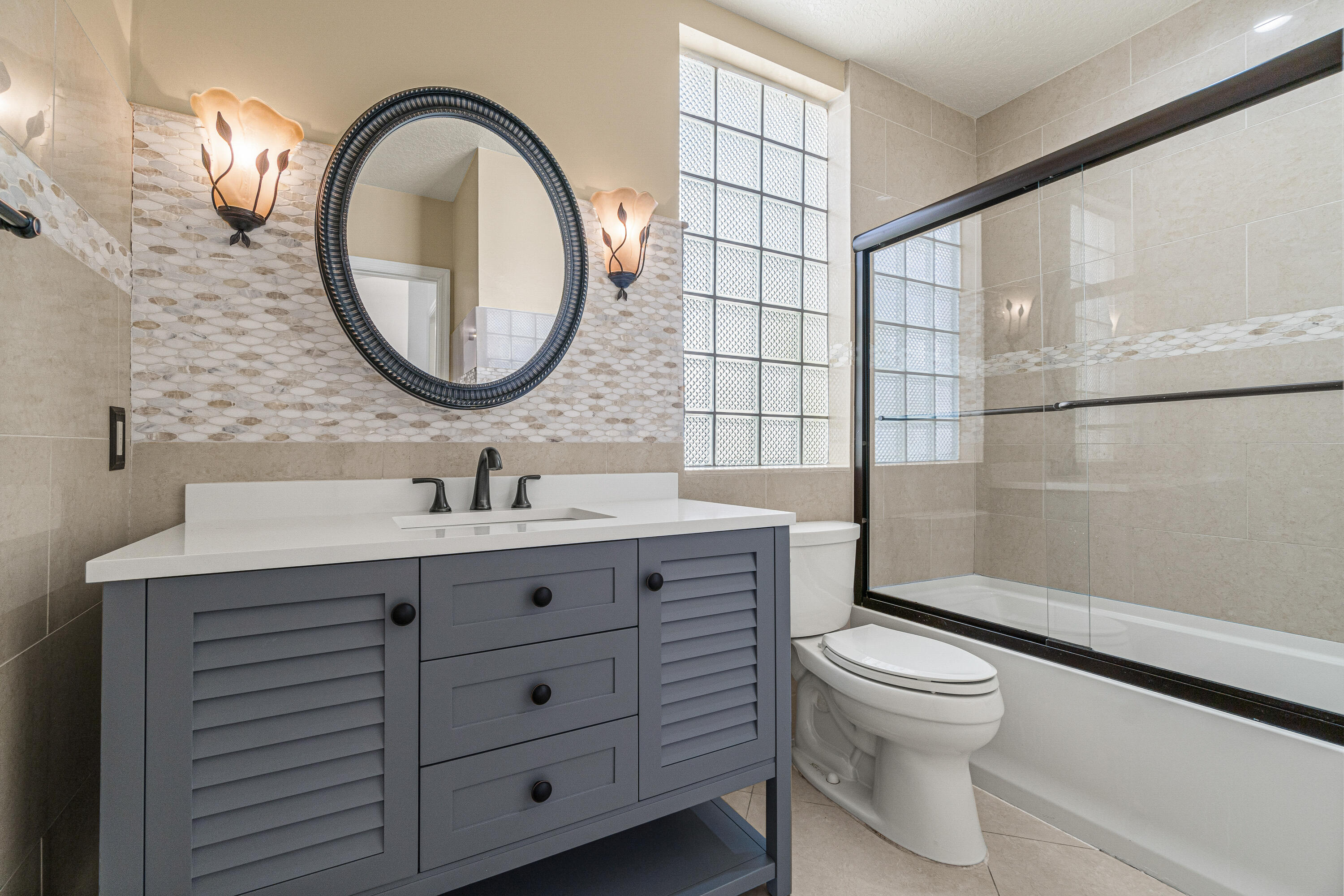 4263 Northwest 29th Way Boca Raton, FL 33434 - Photo 15 of 21 Bathroom #2