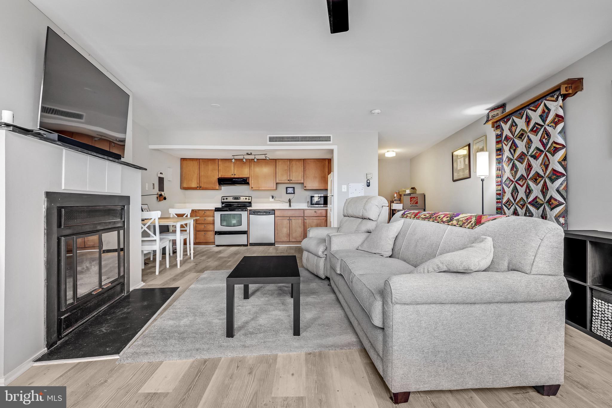 1648 Chimney House Road, Unit 1648 Reston, VA 20190 - Photo 11 of 42 Gallery Image 11