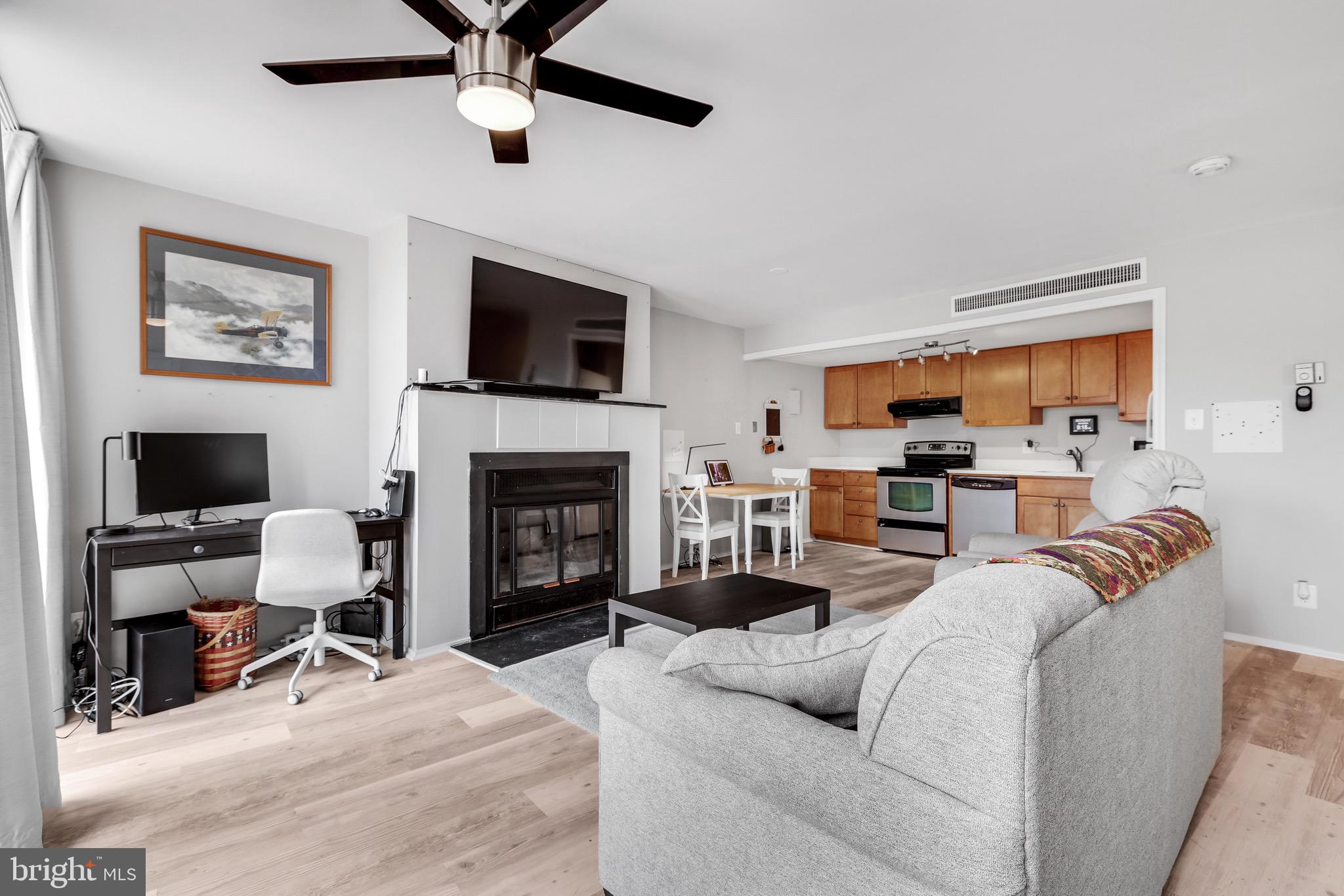 1648 Chimney House Road, Unit 1648 Reston, VA 20190 - Photo 12 of 42 Gallery Image 12
