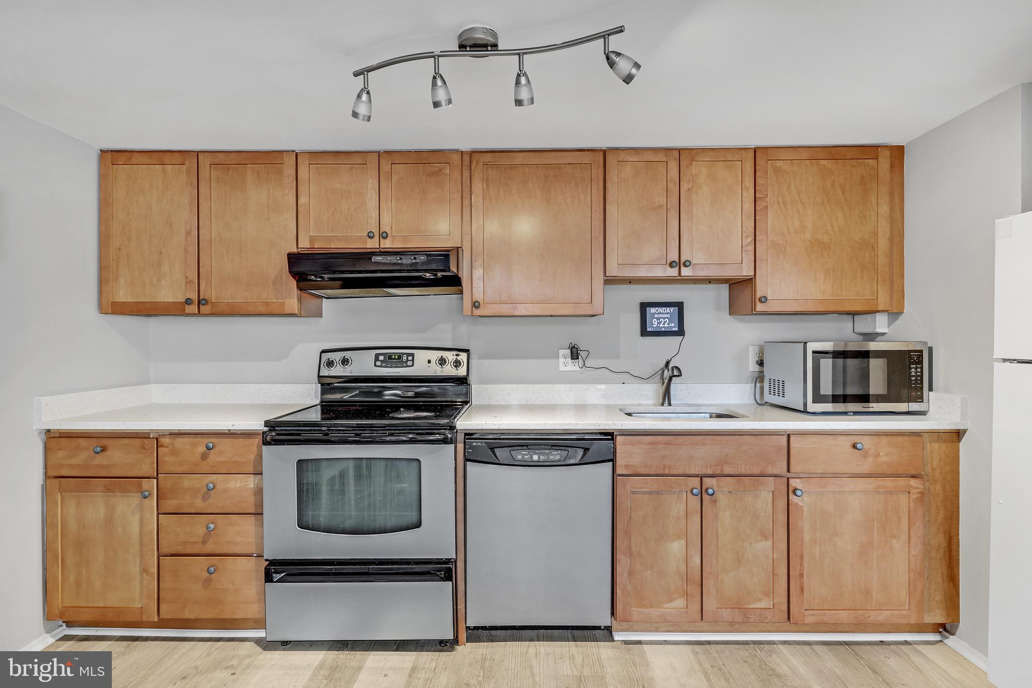 1648 Chimney House Road, Unit 1648 Reston, VA 20190 - Photo 17 of 42 Gallery Image 17