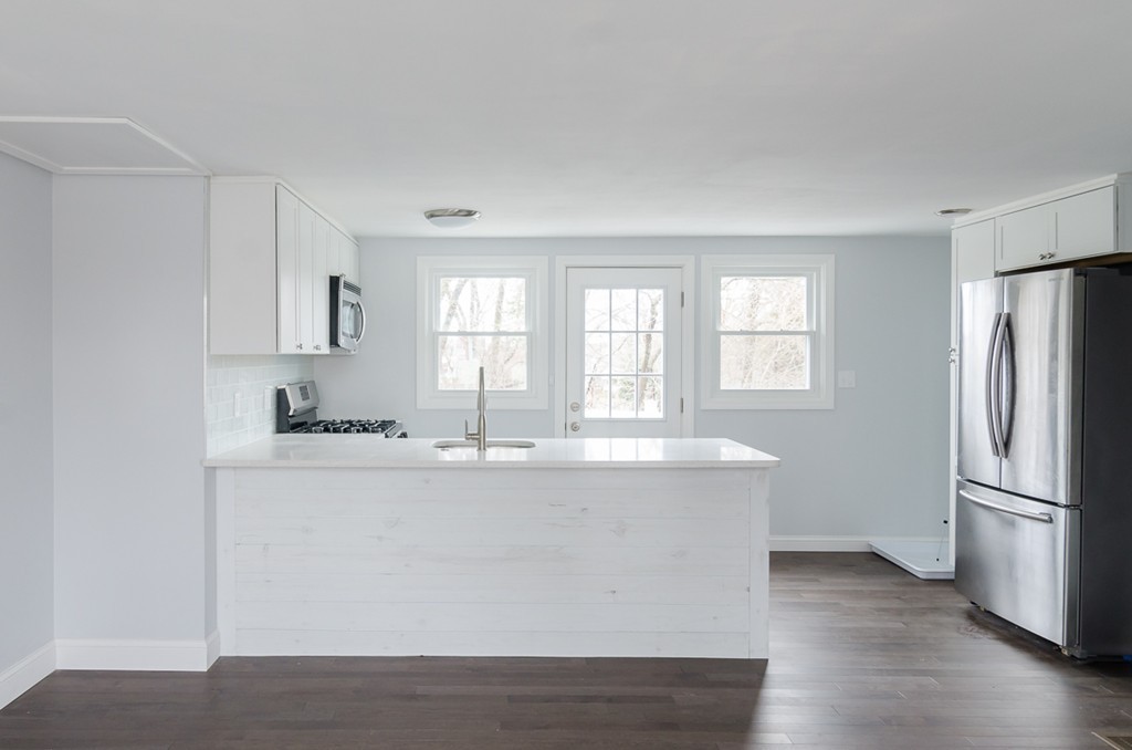 67-69 Rhodes Circle Hingham, MA 02043 - Photo 3 of 17 Gallery Image 3