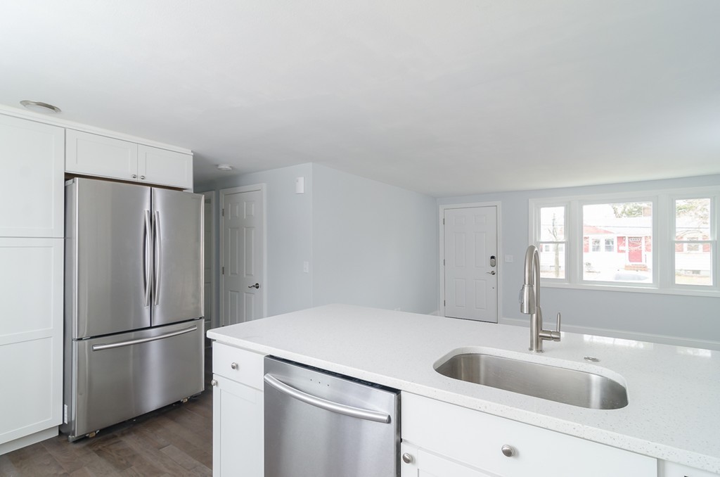 67-69 Rhodes Circle Hingham, MA 02043 - Photo 6 of 17 Gallery Image 6