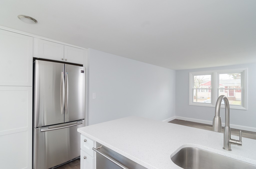 67-69 Rhodes Circle Hingham, MA 02043 - Photo 10 of 17 Gallery Image 10