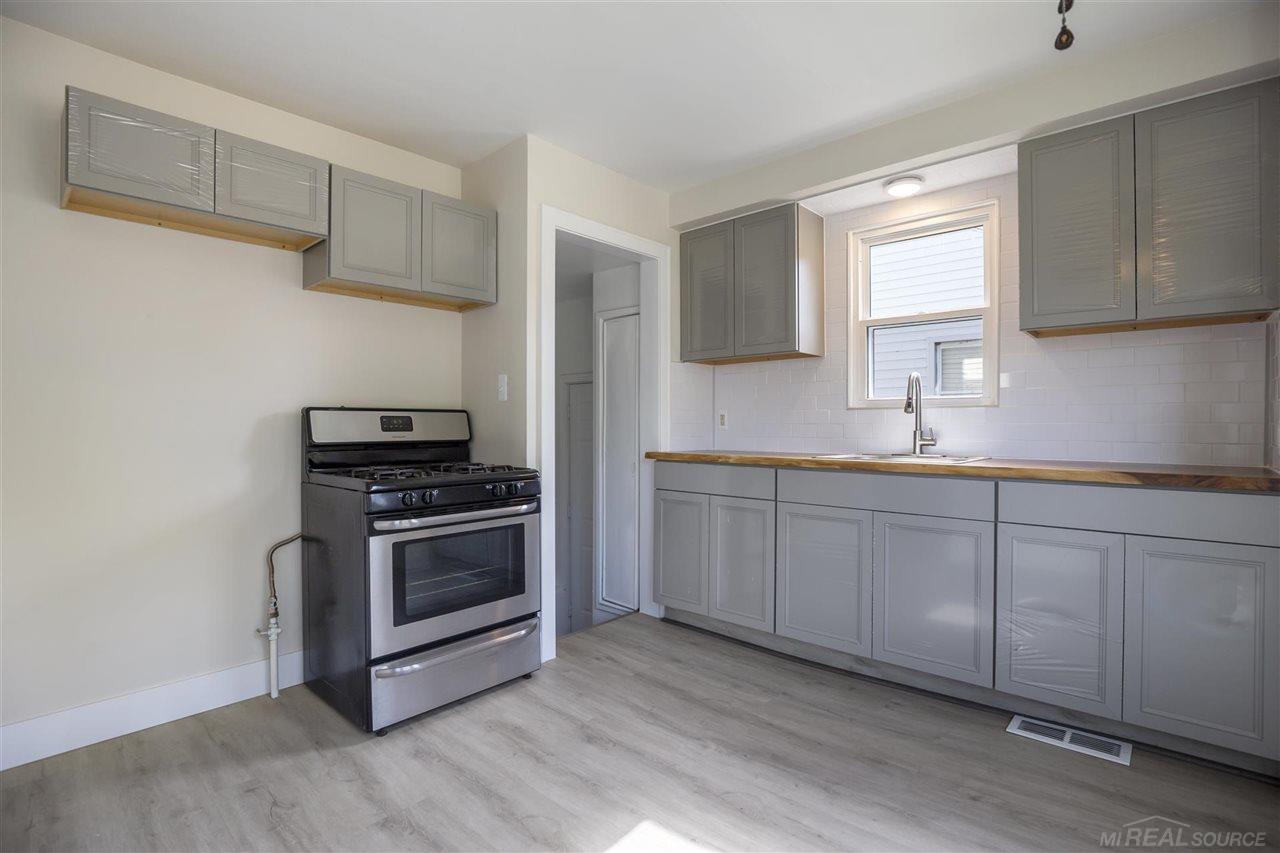 18196 Twelve Mile Road Roseville, MI 48066 - Photo 6 of 19