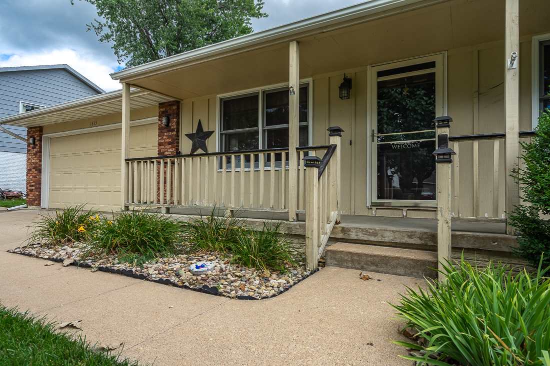 1613 Northwest 9th Street Clinton, IA 52732 - Photo 3 of 19 Gallery Image 3