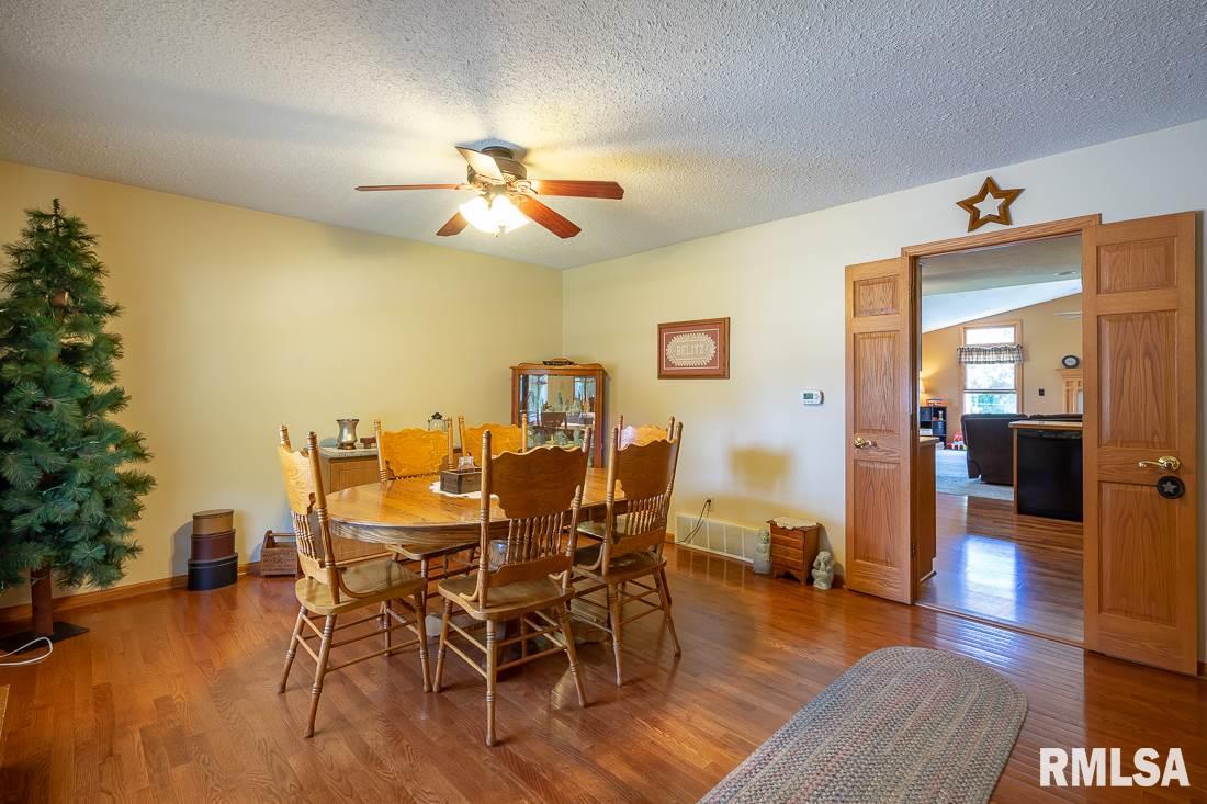 1613 Northwest 9th Street Clinton, IA 52732 - Photo 4 of 19 Gallery Image 4