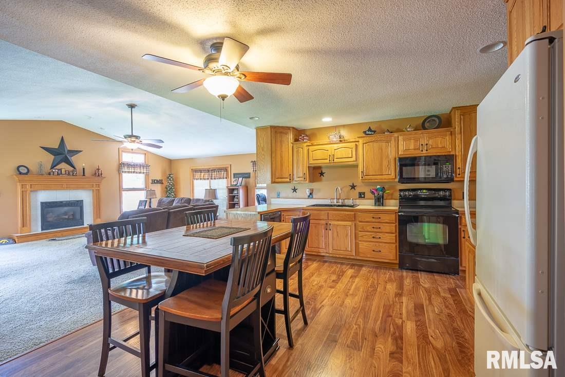 1613 Northwest 9th Street Clinton, IA 52732 - Photo 6 of 19 Gallery Image 6