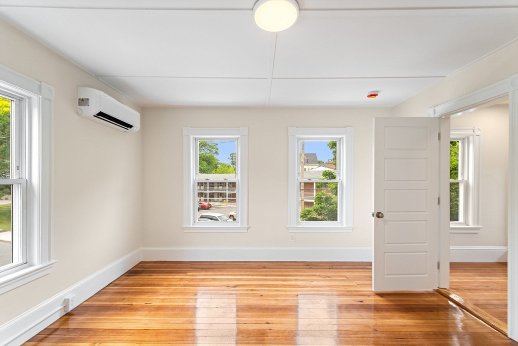 29 Sylvan Street, Unit 2 Malden, MA 02148 - Photo 5 of 23
