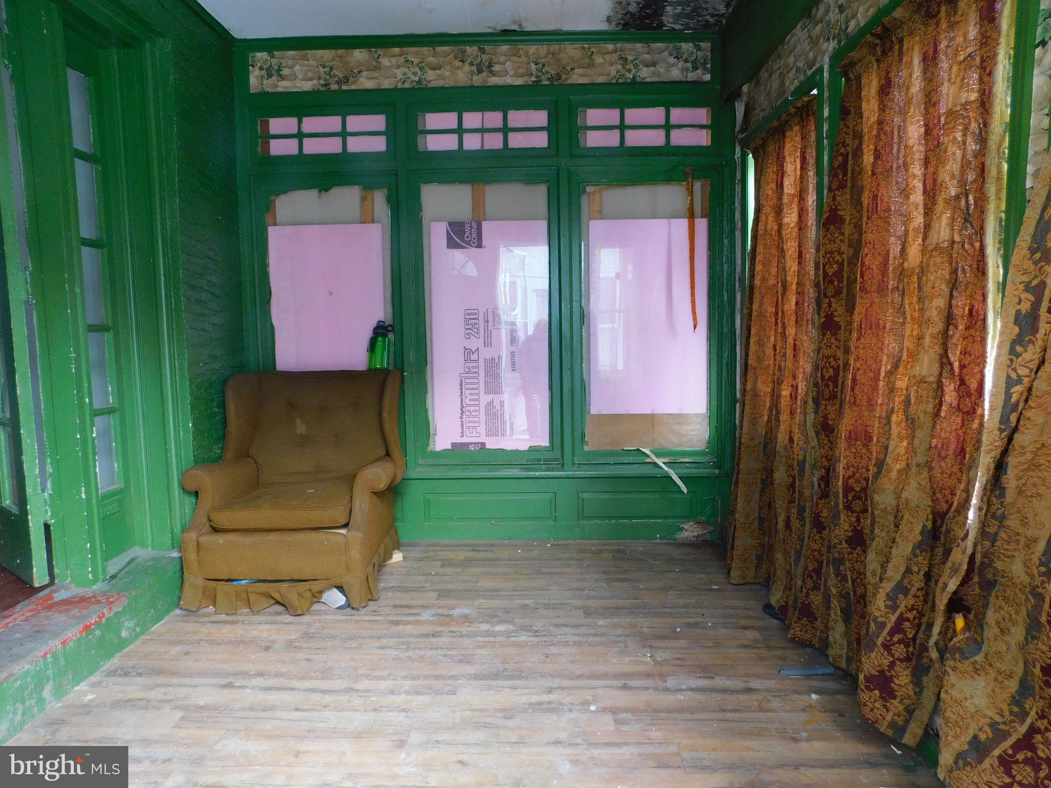 7232 Calvin Road Upper Darby, PA 19082 - Photo 3 of 9 Enclosed Front Porch