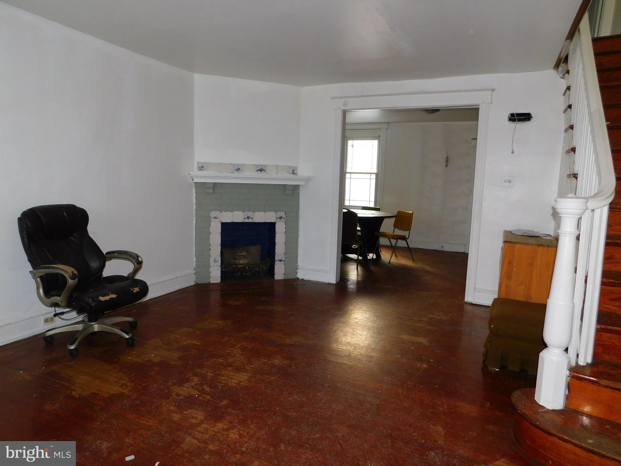 7232 Calvin Road Upper Darby, PA 19082 - Photo 4 of 9 Living Room