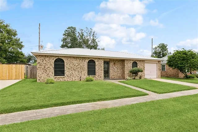 $175,000 | 387 Highland Drive, Laplace, LA 70068