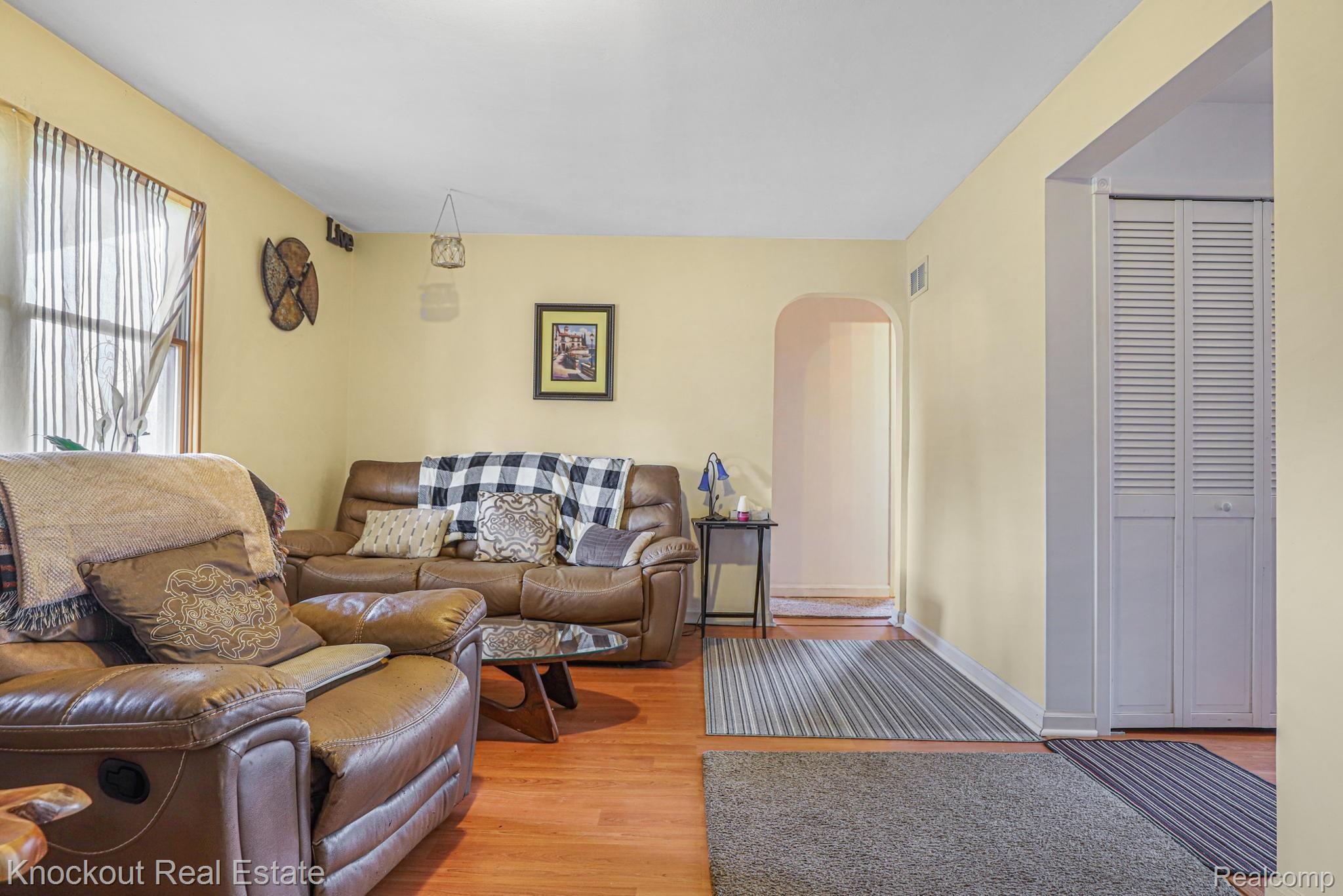 7127 Lapeer Road Davison, MI 48423 - Photo 18 of 28 18-web-or-mls-7127 Lapeer Rd Davison - 18.jpg