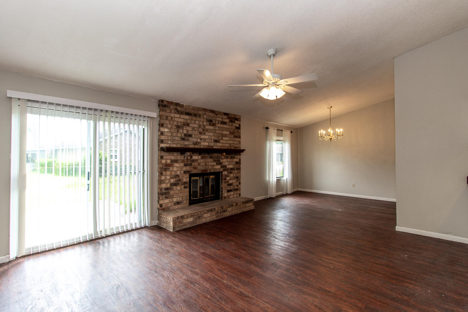 103 Tomahawk Drive Summerville, SC 29486 - Photo 2 of 18 IMG_2265