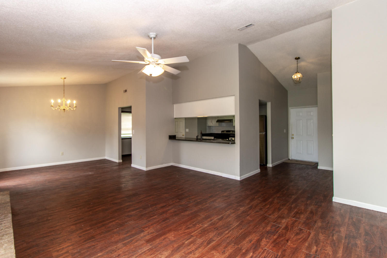 103 Tomahawk Drive Summerville, SC 29486 - Photo 3 of 18 IMG_2266