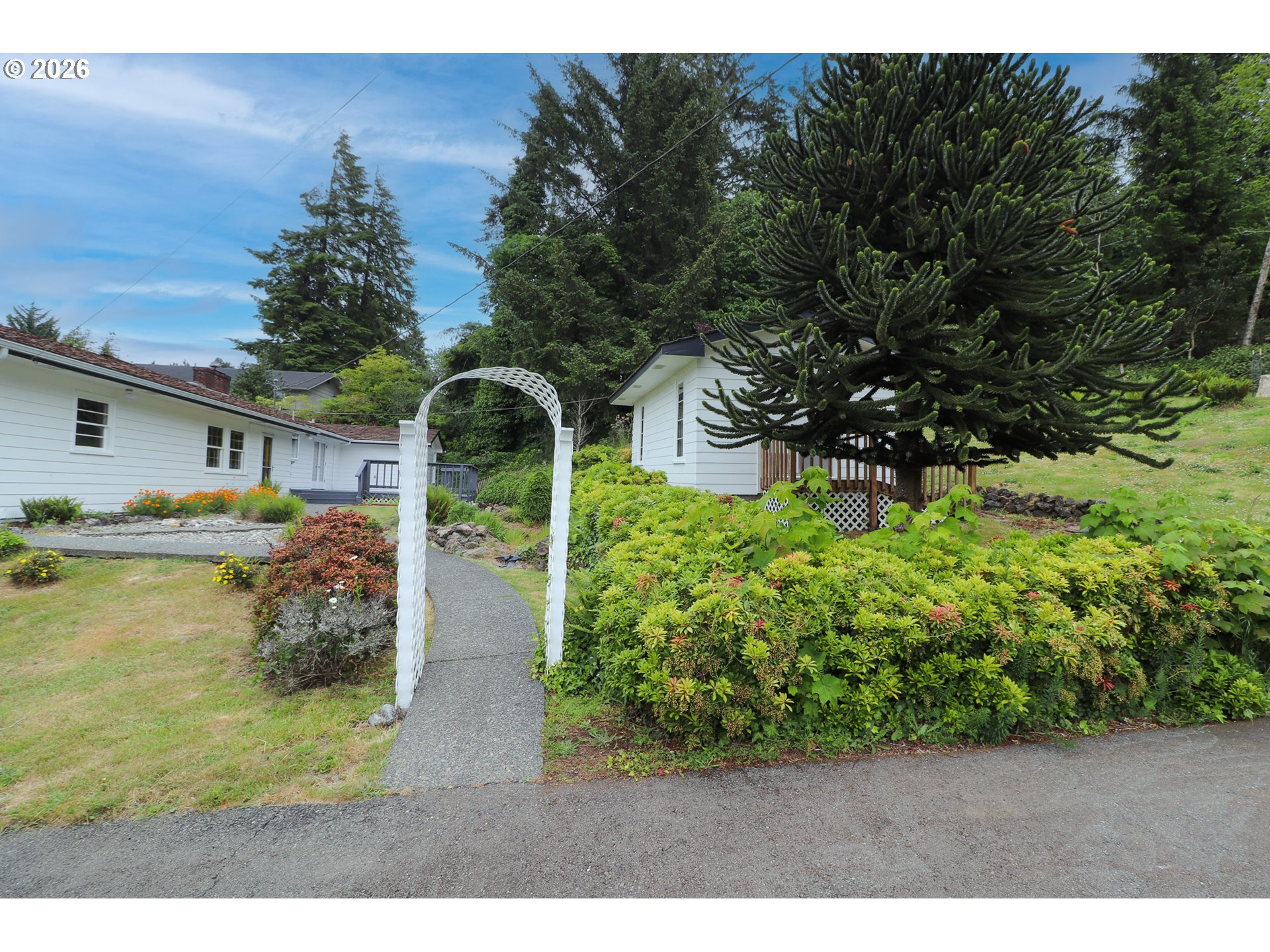 1338 D Street Coos Bay, OR 97420 - Photo 41 of 48