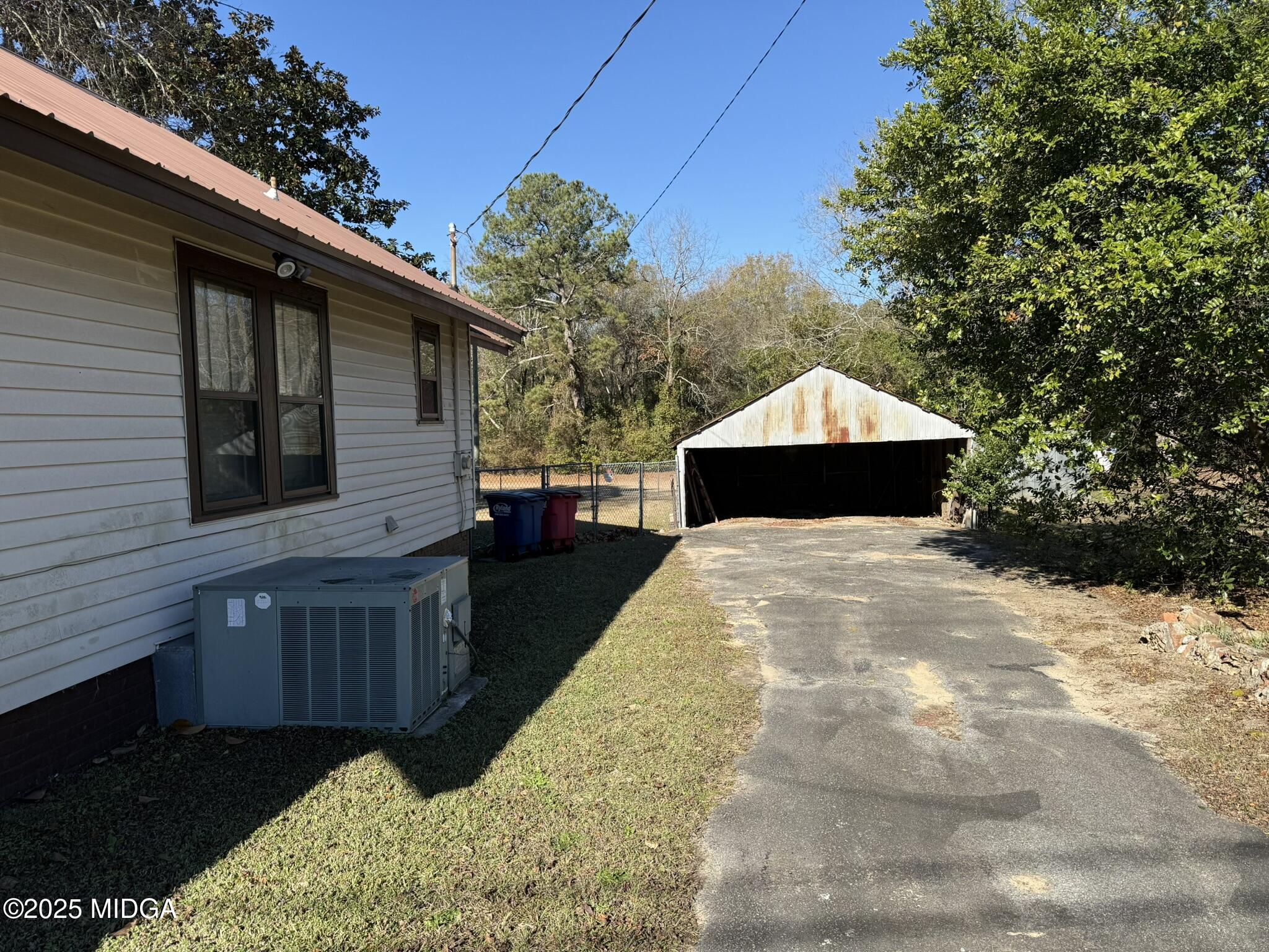 3020 Millerfield Road Macon, GA 31217 - Photo 3 of 20 a front view of a house with a yard
