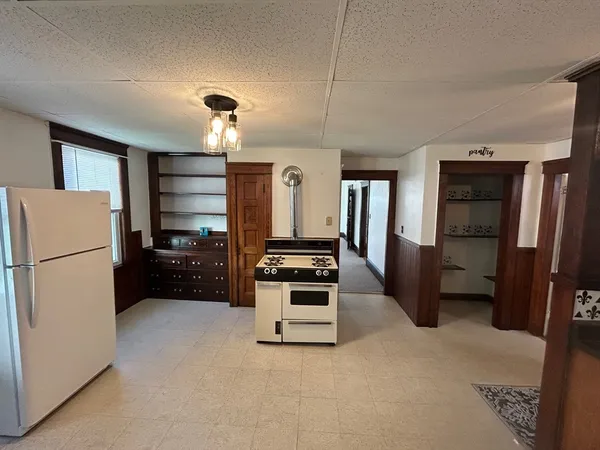 $2,350 | 31 Chrome Street, Unit 3, Worcester, MA 01604