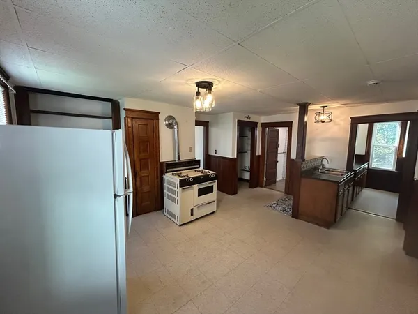 $2,350 | 31 Chrome Street, Unit 3, Worcester, MA 01604