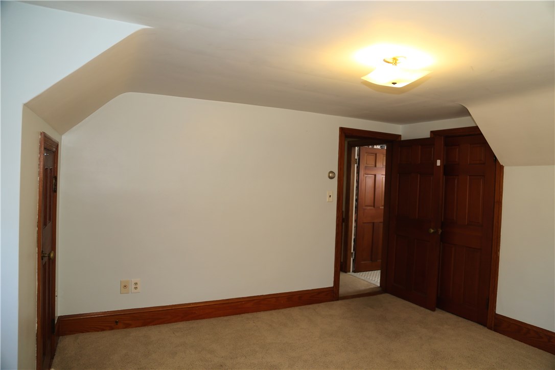 49 Scarborough Road Pawtucket, RI 02861 - Photo 13 of 21 Gallery Image 13