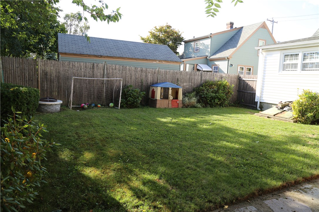 49 Scarborough Road Pawtucket, RI 02861 - Photo 20 of 21 Gallery Image 20