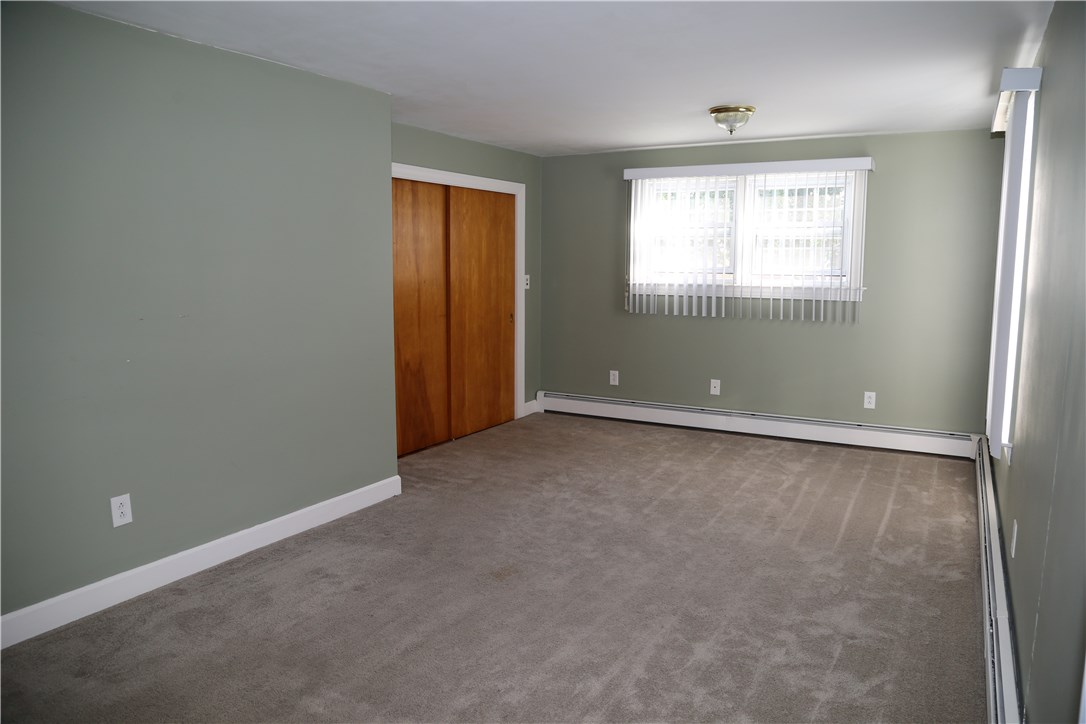 49 Scarborough Road Pawtucket, RI 02861 - Photo 3 of 21 Gallery Image 3