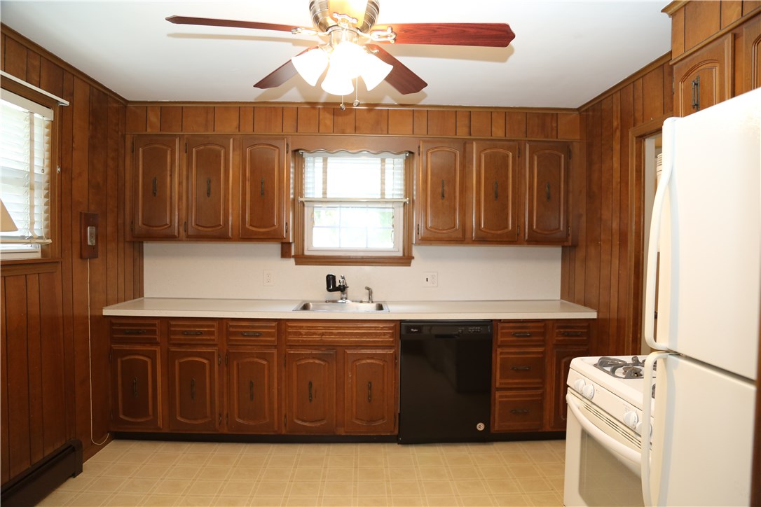 49 Scarborough Road Pawtucket, RI 02861 - Photo 6 of 21 Gallery Image 6