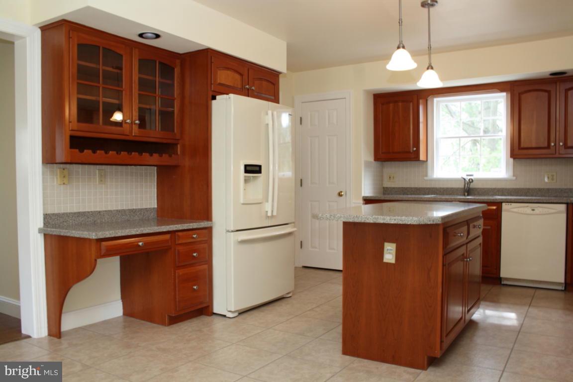 2894 Weaver Road Lancaster, PA 17601 - Photo 4 of 15