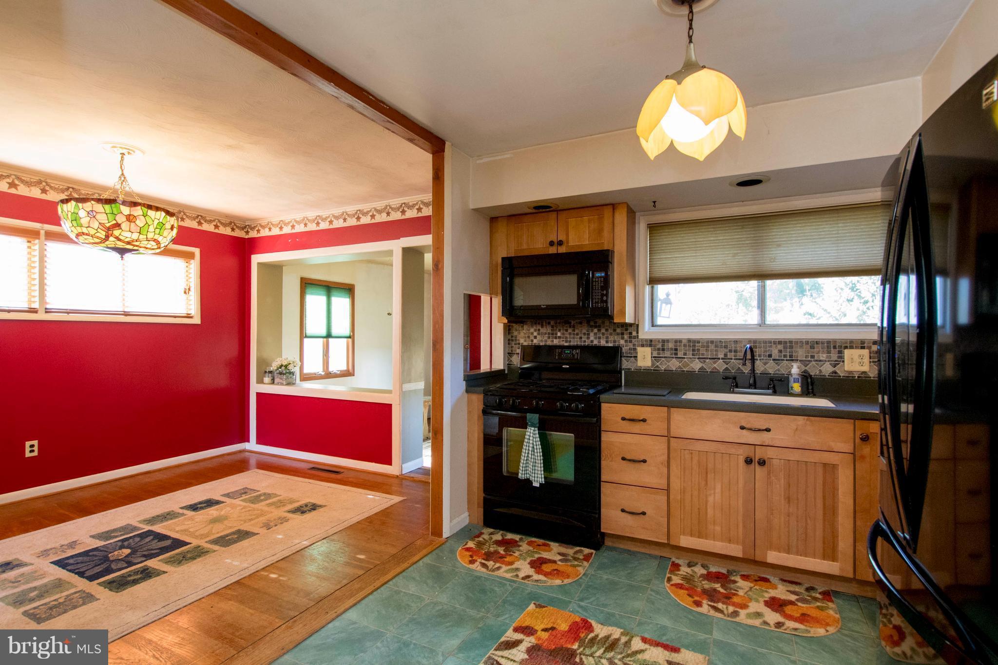 6009 Johnnycake Road Baltimore, MD 21228 - Photo 9 of 27
