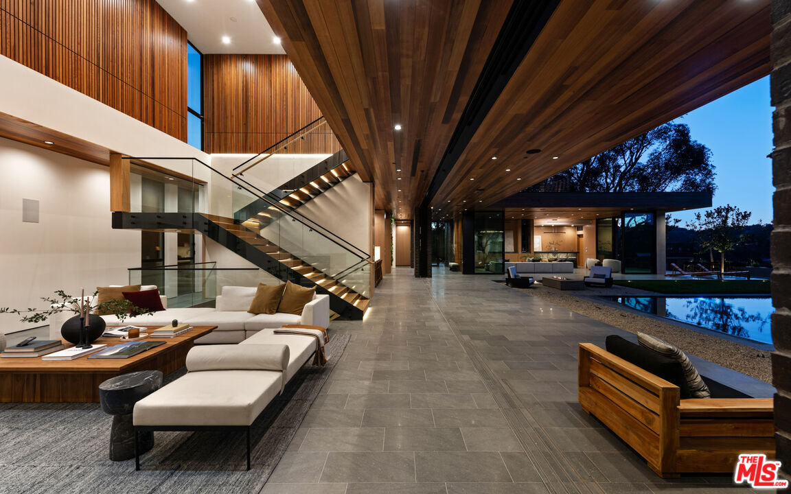 9705 Oak Pass Road Beverly Hills, CA 90210 - Photo 11 of 29