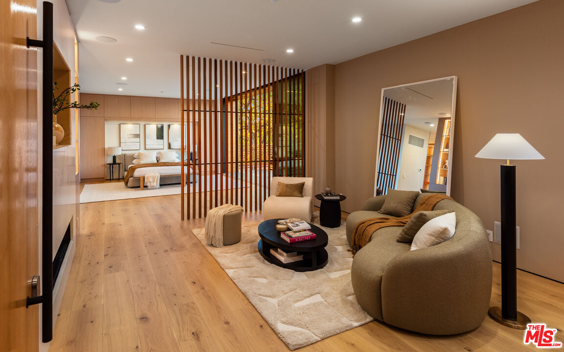 9705 Oak Pass Road Beverly Hills, CA 90210 - Photo 13 of 29