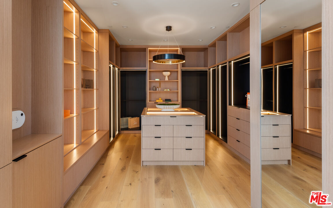 9705 Oak Pass Road Beverly Hills, CA 90210 - Photo 19 of 29