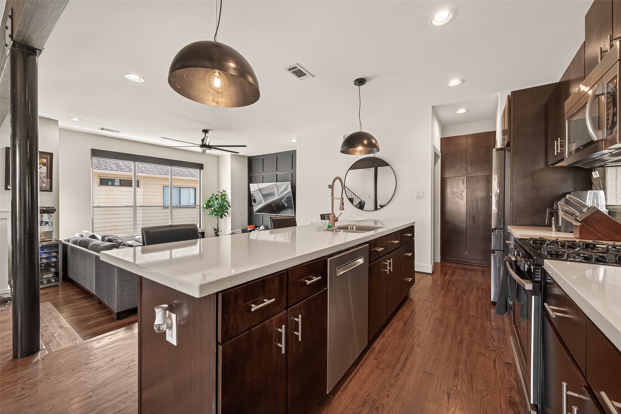 4418 Koehler Street, Unit C Houston, TX 77007 - Photo 4 of 39