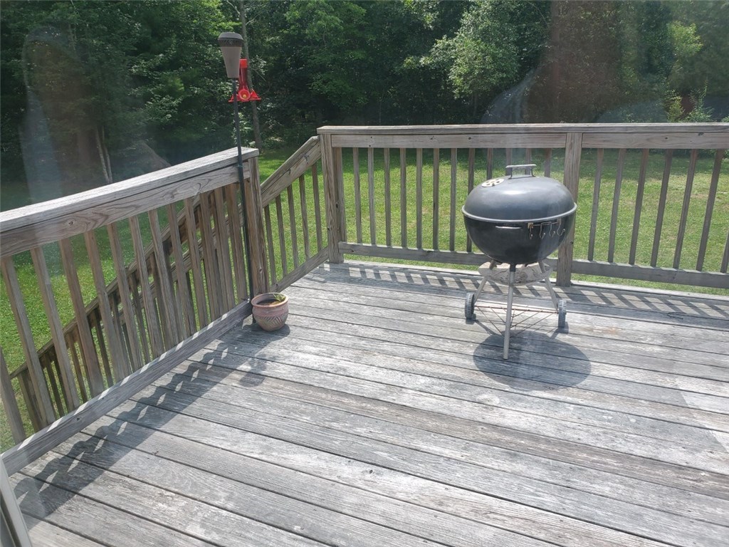 58 Hopkinton Hill Road Hopkinton, RI 02832 - Photo 9 of 24 Gallery Image 9
