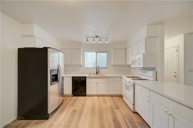 $1,150 | 6749 West Charleston Boulevard, Unit 2, Las Vegas, NV 89146