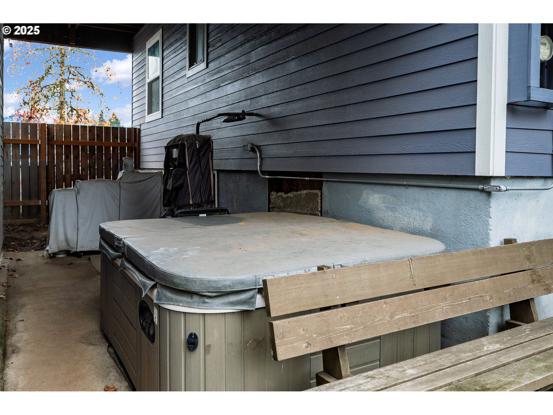 2837 Southeast 90th Place Portland, OR 97266 - Photo 38 of 40 a view of kitchen cabinets and wooden floor