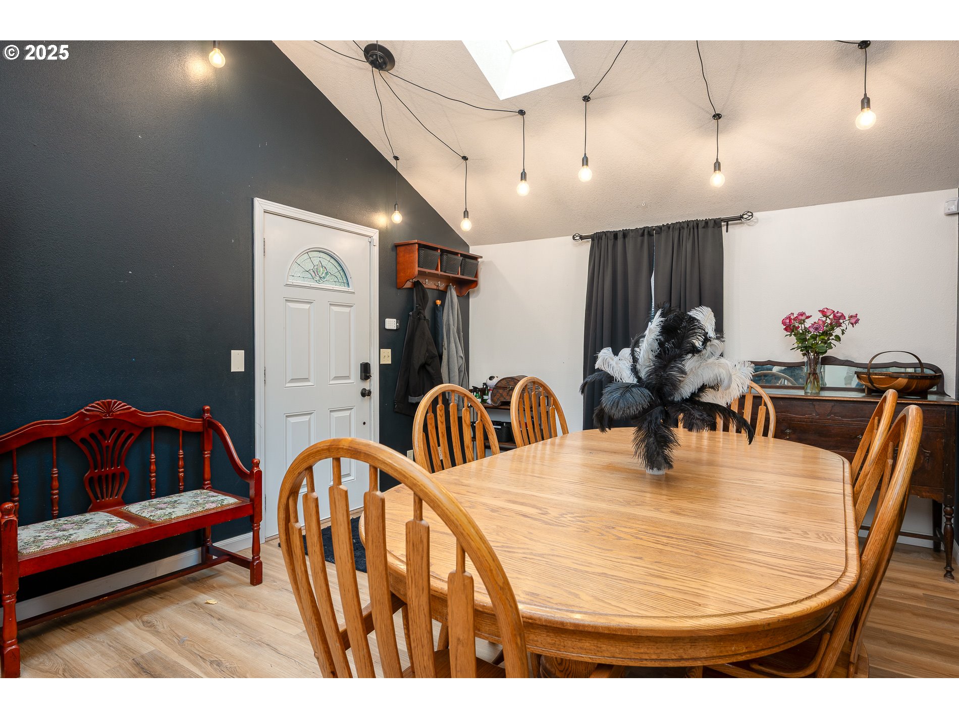 2837 Southeast 90th Place Portland, OR 97266 - Photo 4 of 40 a dining room with furniture