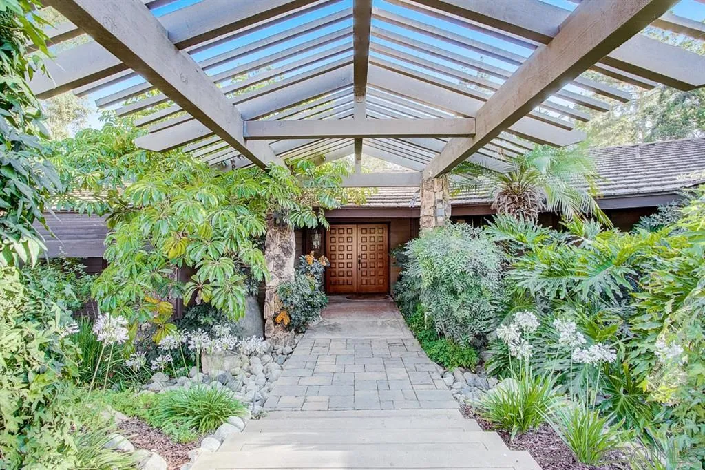 16508 Wilderness Road Poway, CA 92064 - Photo 4 of 25 a porch with seating space