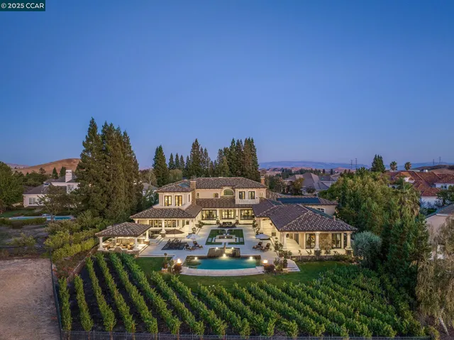 $12,300,000 | 940 Eagle Ridge Drive, Danville, CA 94506