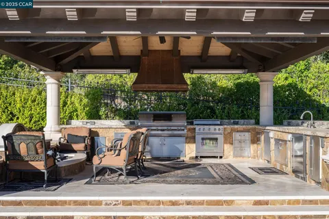 $12,300,000 | 940 Eagle Ridge Drive, Danville, CA 94506