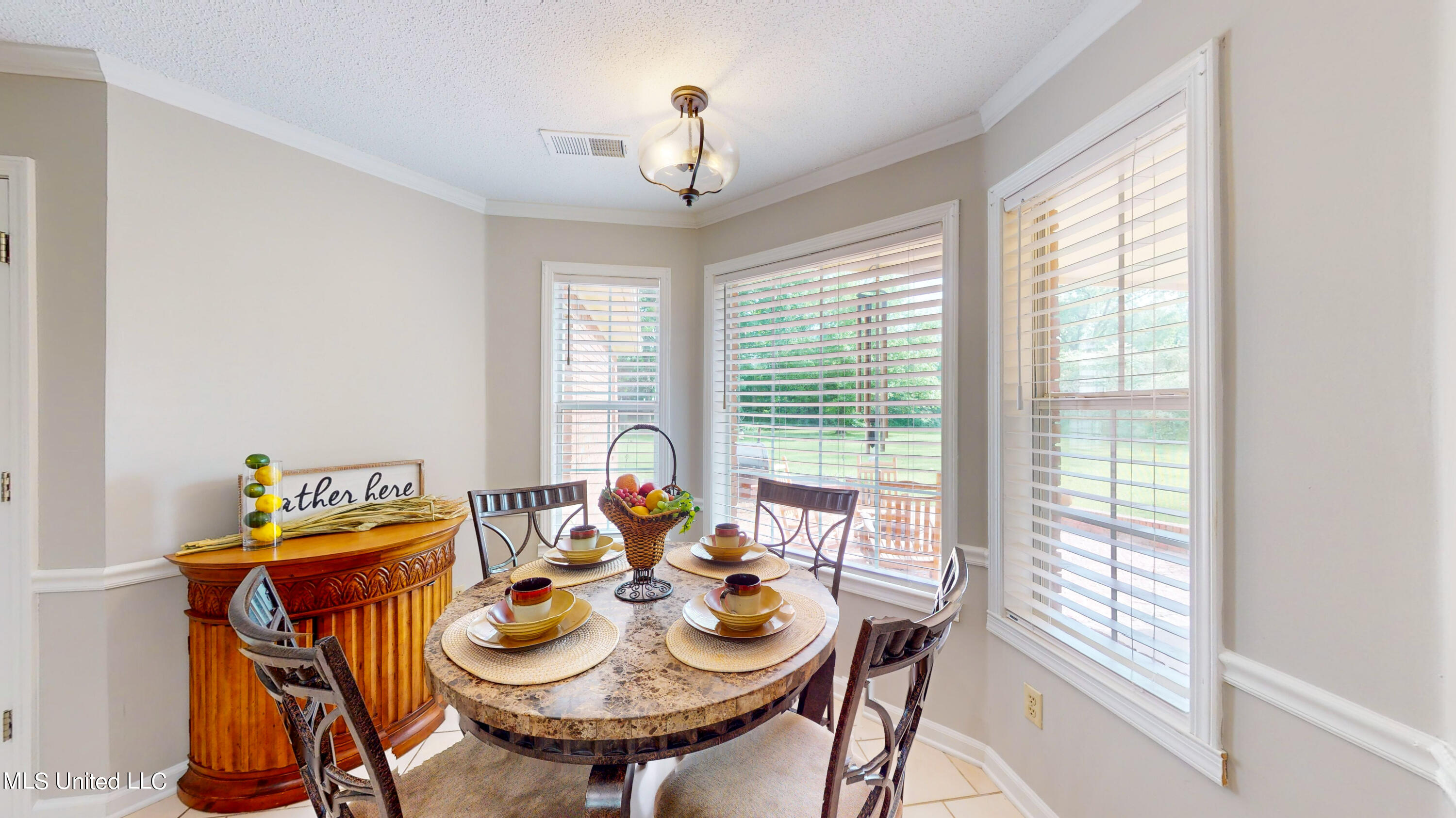 5295 Coleman Road Olive Branch, MS 38654 - Photo 18 of 41 breakfast room